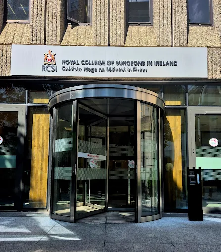 الكلية الملكية للجراحين في أيرلندا (RCSI)